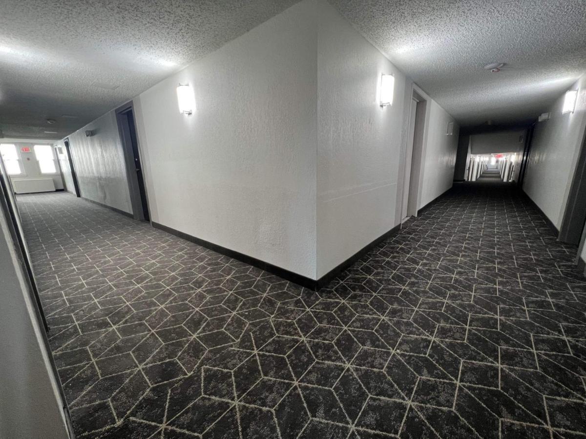 エコノ ロッジ マニトワック エクステリア 写真